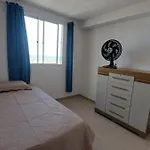 Aproveite A Brisa Na Praia Do Futuro